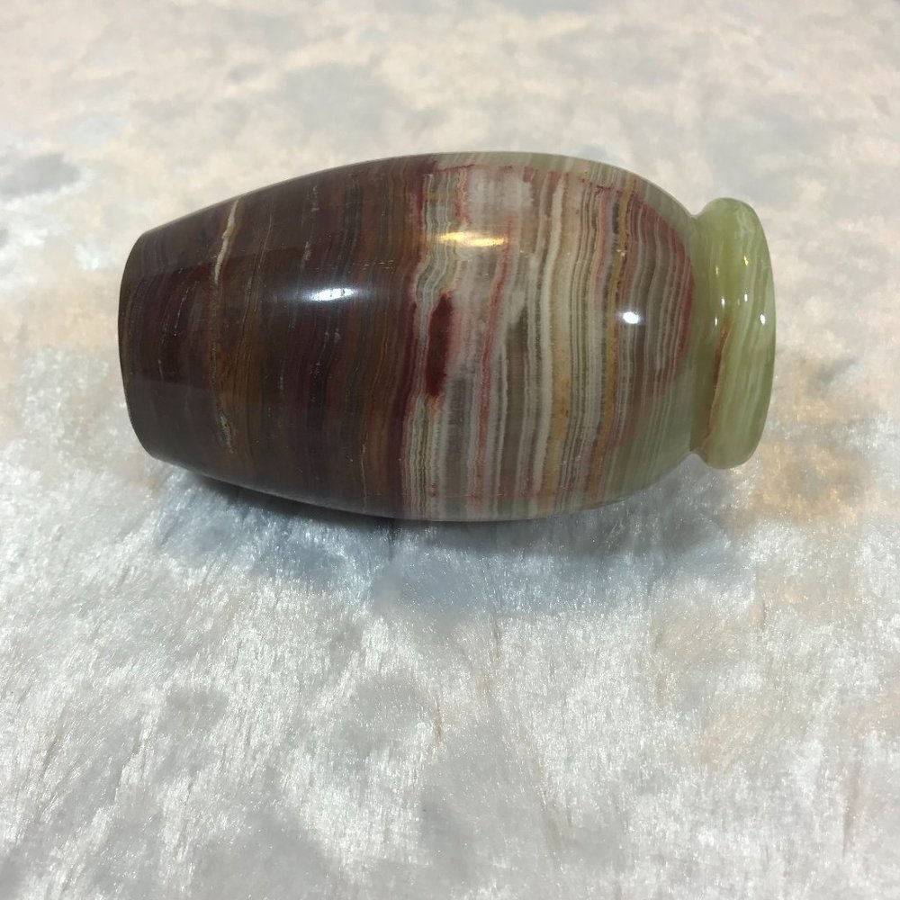 Hand Carved Marble Banded Onyx flower miniature vase - Picture 7 of 8